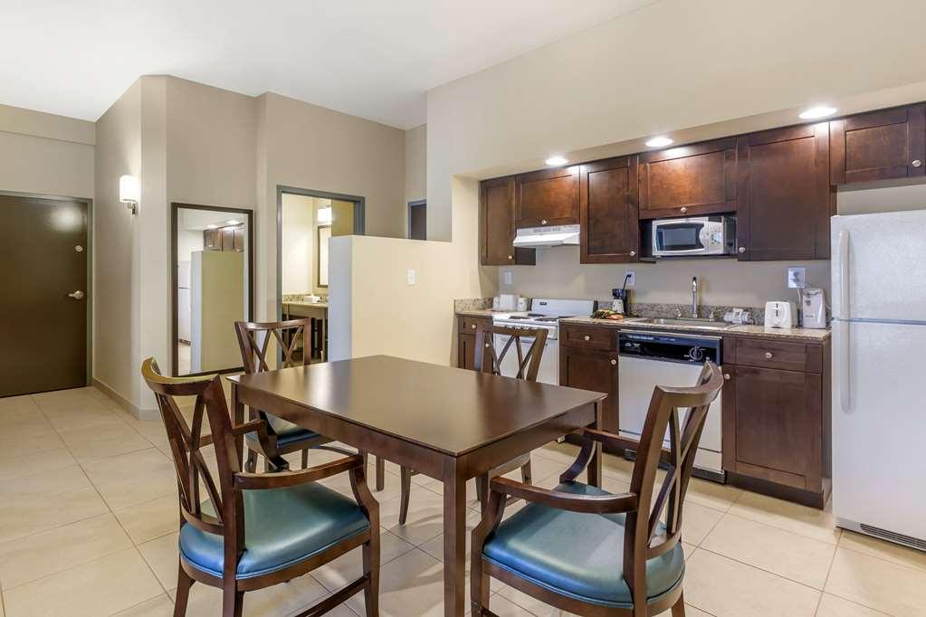 Best Western Naples Plaza Hotel Vineyards Номер фото