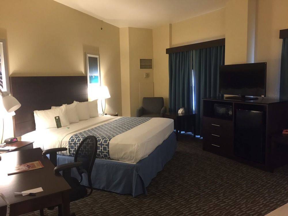 Best Western Naples Plaza Hotel Vineyards Экстерьер фото